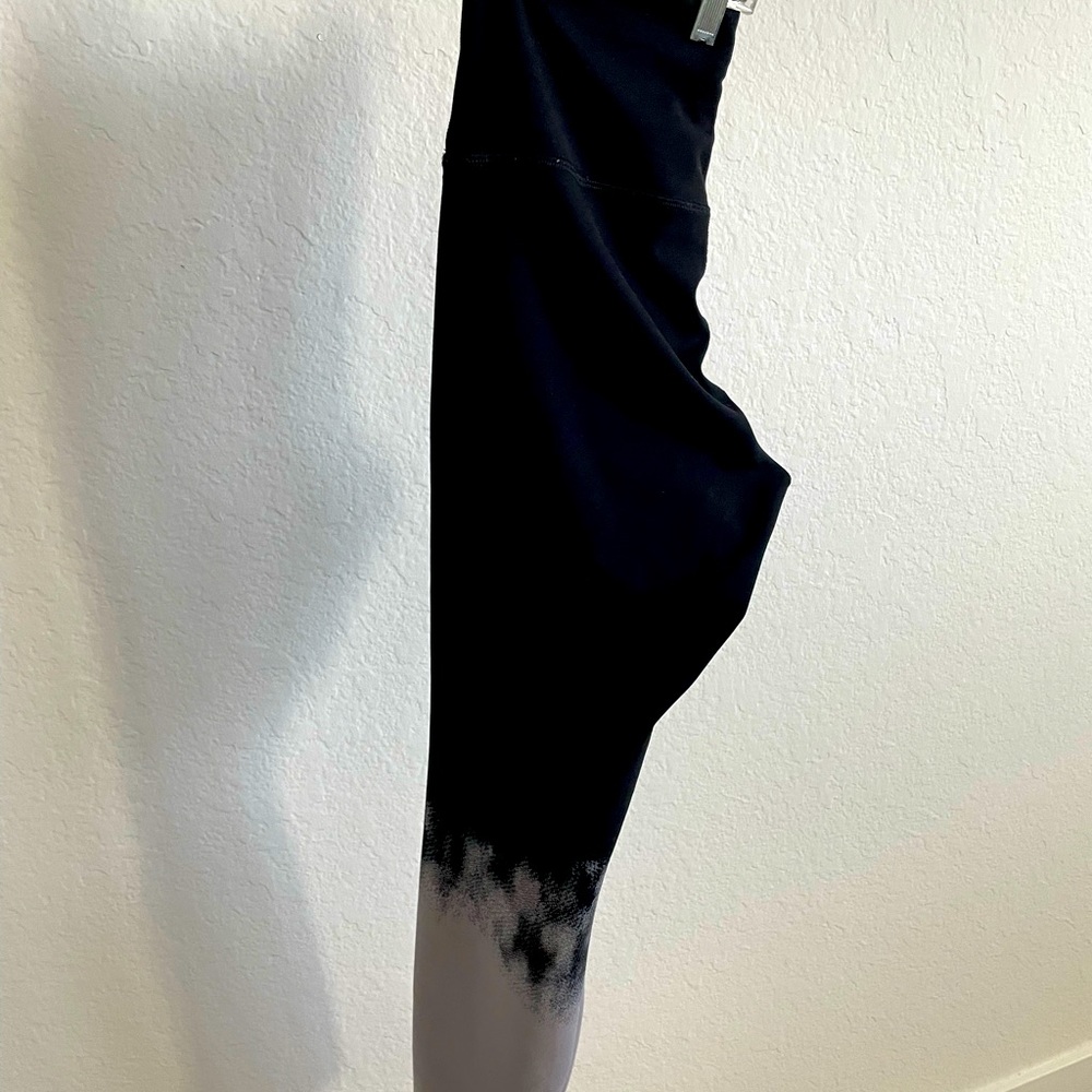 Lululemon Wunder Train High-Rise Tight 25” RARE DISCONTINUED COLOR! - Picture 3 of 4